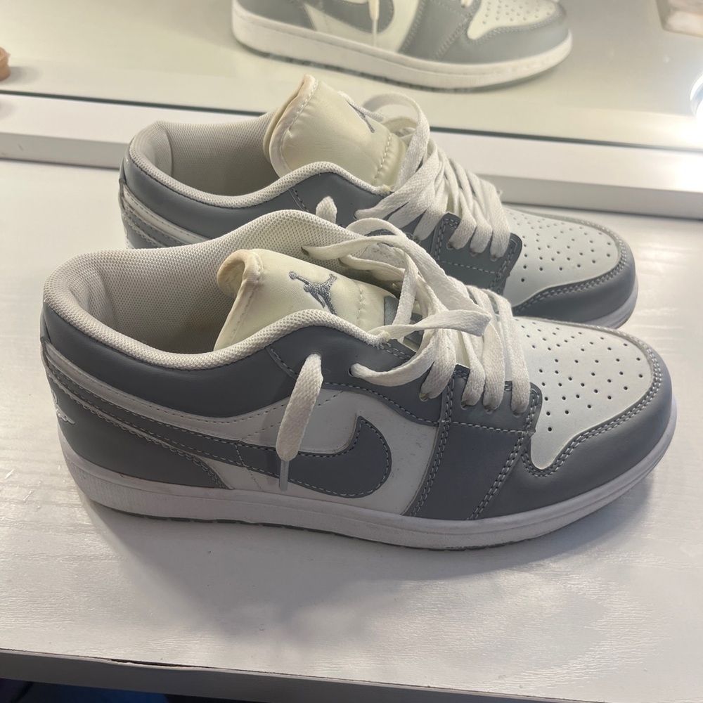 Air Jordan 1 Low Women’s Shoes